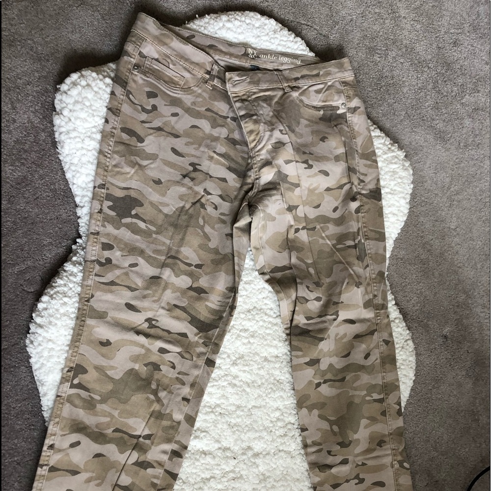 Khaki camo Capri